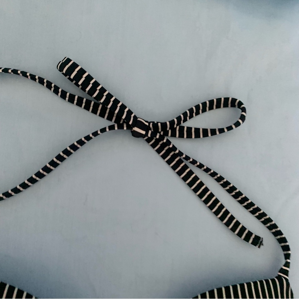 Shade & Shore 34D Black & White Padded Bikini Swim Top EUC - Picture 3 of 8